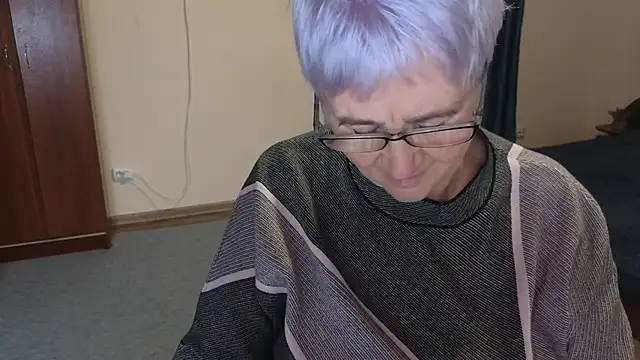 Sandra Snowflake online show from November 2025 12:06:01 PM