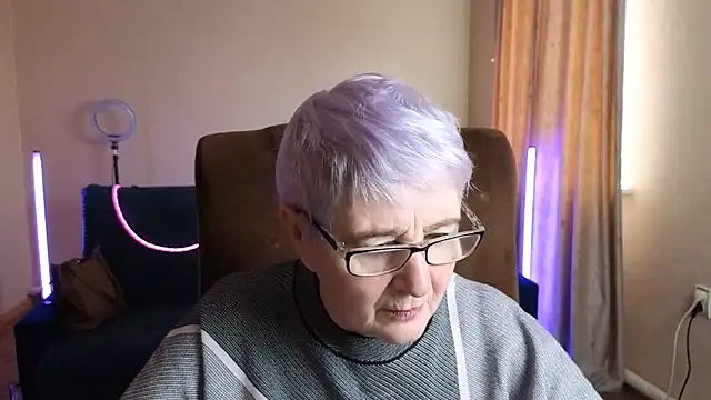 Snapshot of Sandra_Snowflake chatting on April 2026 12:16:02 PM Sandra Snowflake online show from April 2026 12:16:02 PM