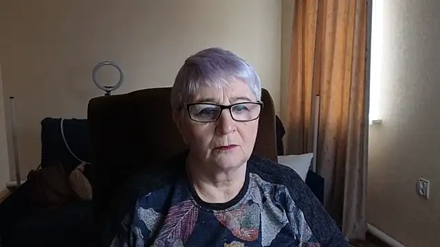 Snapshot of Sandra_Snowflake chatting on April 2026 04:18:01 AM Sandra Snowflake online show from April 2026 04:18:01 AM