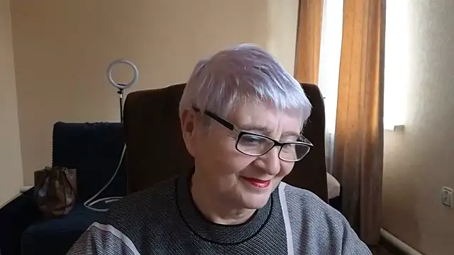 Snapshot of Sandra_Snowflake chatting on April 2026 11:49:01 AM Sandra Snowflake online show from April 2026 11:49:01 AM