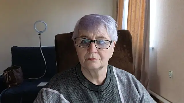Snapshot of Sandra_Snowflake chatting on April 2026 04:17:01 AM Sandra Snowflake online show from April 2026 04:17:01 AM