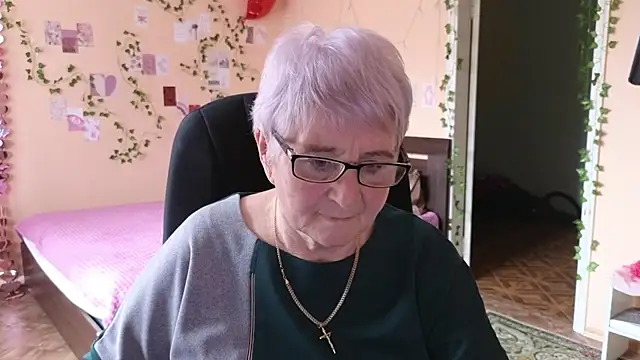 Snapshot of Sandra_Snowflake chatting on April 2026 11:05:02 AM Sandra Snowflake online show from April 2026 11:05:02 AM