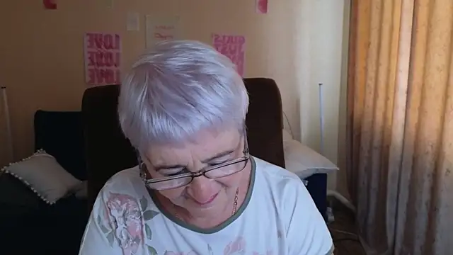 Snapshot of Sandra_Snowflake chatting on May 2026 05:03:01 AM Sandra Snowflake online show from May 2026 05:03:01 AM