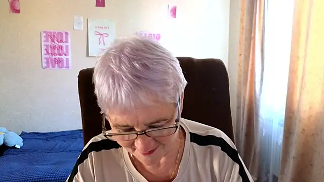 Sandra Snowflake online show from July 2026 04:06:02 AM