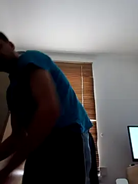 Snapshot of Eusuntnoulgigolo chatting on April 2026 07:12:01 AM Eusuntnoulgigolo online show from April 2026 07:12:01 AM