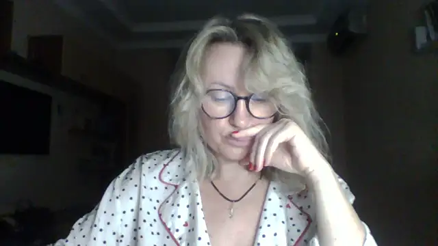 Mary888x online show from October 2025 06:17:02 PM