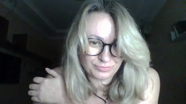 Mary888x online show from December 2025 07:54:01 PM