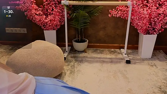 aishiro online show from February 2025 01:10:02 PM