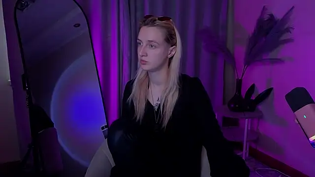 aishiro online show from September 2025 01:34:02 PM