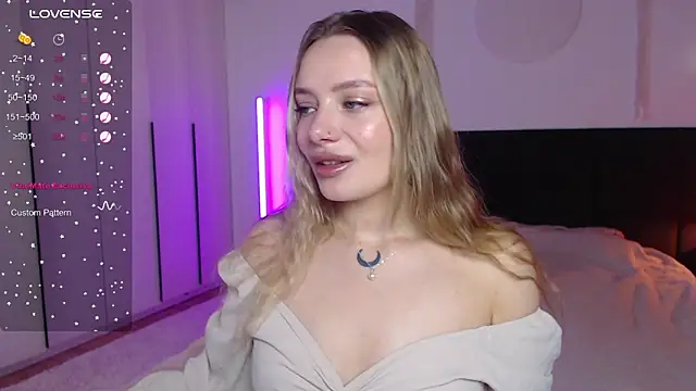 LunaticaBae online show from February 2025 01:13:02 AM