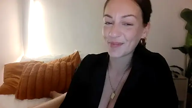 Snapshot of Edenfox- chatting on March 2026 10:28:02 PM Edenfox- online show from March 2026 10:28:02 PM