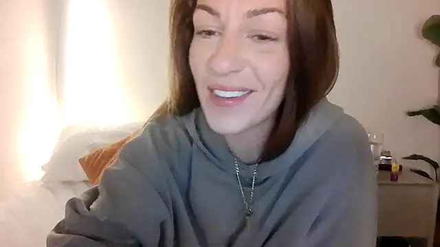 Snapshot of Edenfox- chatting on March 2026 06:41:02 AM Edenfox- online show from March 2026 06:41:02 AM