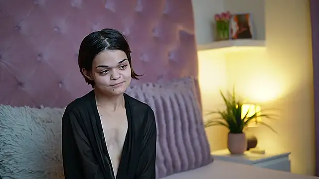 MaiaMini online show from October 2025 07:03:02 PM