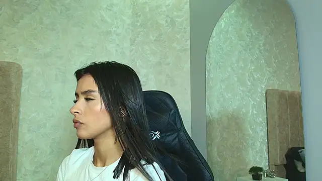 Snapshot of katia_foxxx_ chatting on May 2026 05:31:02 PM katia foxxx online show from May 2026 05:31:02 PM