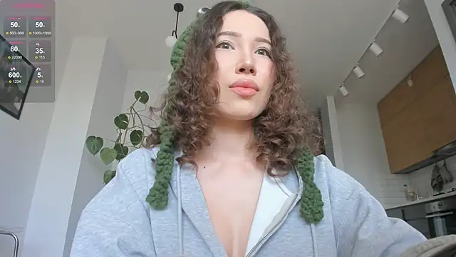 Snapshot of mey_baee chatting on November 2025 10:14:02 AM mey baee online show from November 2025 10:14:02 AM