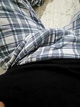 Snapshot of skiciyunis chatting on February 2026 05:09:02 PM skiciyunis online show from February 2026 05:09:02 PM