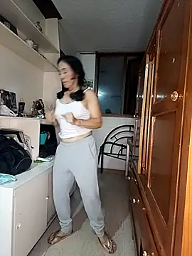 Coeur de luxure online show from March 2025 02:36:02 AM