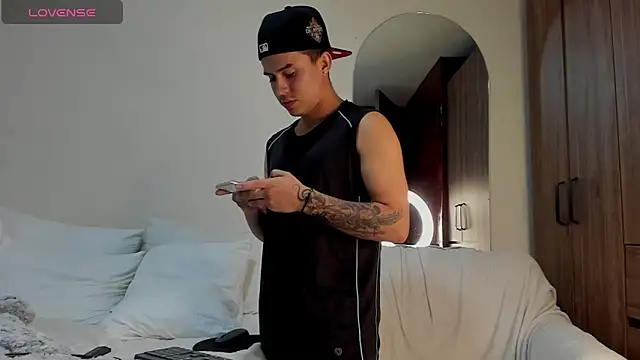 Snapshot of mattiwsmorris_ chatting on April 2026 04:05:02 AM mattiwsmorris online show from April 2026 04:05:02 AM