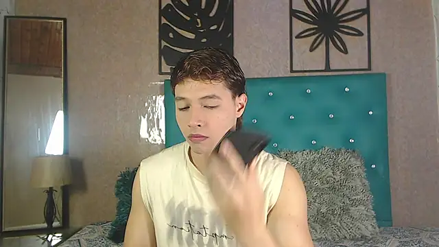 LiamAndrewzz online show from September 2025 05:07:02 AM