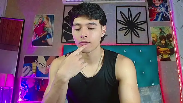 LiamAndrewzz online show from March 2026 03:33:02 AM