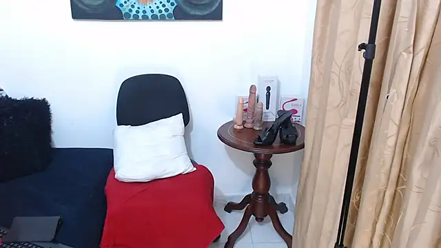 Maduragins hot online show from October 2025 11:06:01 AM