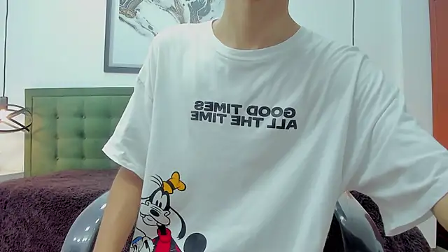 Snapshot of Johann_sex chatting on October 2025 05:43:01 PM Johann sex online show from October 2025 05:43:01 PM