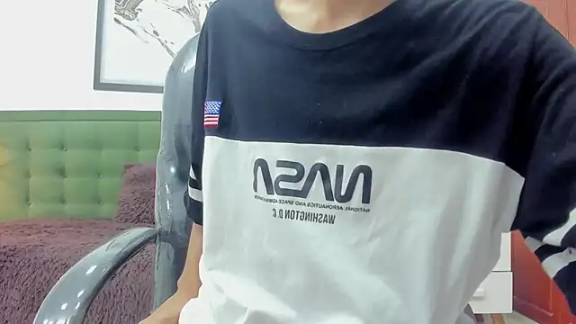 Snapshot of Johann_sex chatting on October 2025 05:33:01 PM Johann sex online show from October 2025 05:33:01 PM