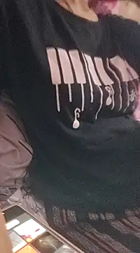 Snapshot of Dolly_b chatting on February 2025 08:47:01 PM Dolly b online show from February 2025 08:47:01 PM