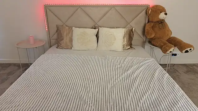 PaigePrado online show from April 2026 05:47:02 AM