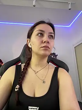 Snapshot of AshleySkott_ chatting on October 2025 08:29:02 AM AshleySkott online show from October 2025 08:29:02 AM