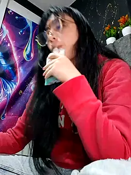 Arielle lov online show from October 2025 11:44:02 AM