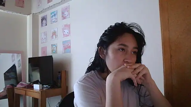 Arielle lov online show from November 2025 06:50:01 PM