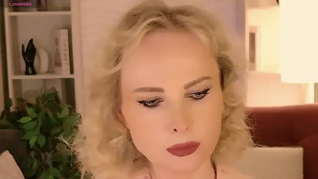 Sandra Kind online show from July 2026 05:22:01 AM