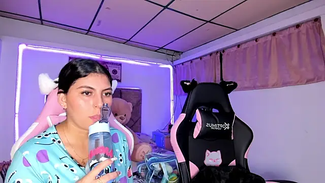 Snapshot of Cristal_Smith20 chatting on March 2026 12:28:01 AM Cristal Smith20 online show from March 2026 12:28:01 AM