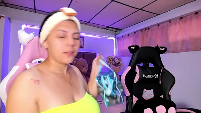 Snapshot of Cristal_Smith20 chatting on March 2026 12:05:01 PM Cristal Smith20 online show from March 2026 12:05:01 PM