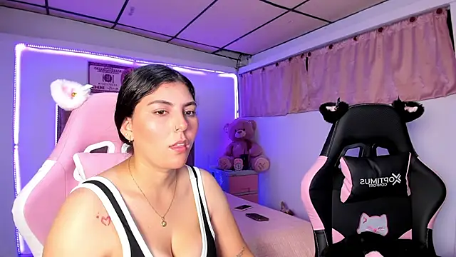 Snapshot of Cristal_Smith20 chatting on April 2026 01:25:01 AM Cristal Smith20 online show from April 2026 01:25:01 AM