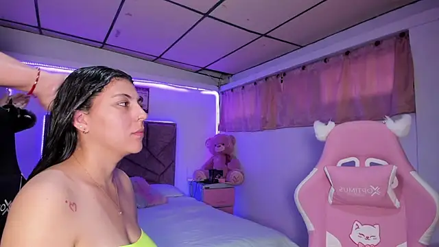 Snapshot of Cristal_Smith20 chatting on April 2026 01:49:01 PM Cristal Smith20 online show from April 2026 01:49:01 PM