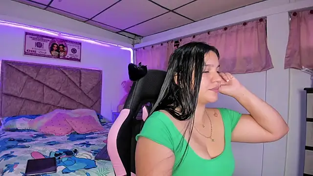 Snapshot of Cristal_Smith20 chatting on April 2026 01:01:02 PM Cristal Smith20 online show from April 2026 01:01:02 PM