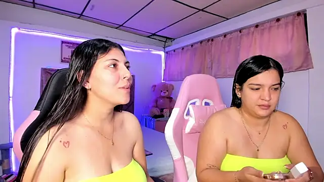Snapshot of Cristal_Smith20 chatting on June 2026 12:00:02 PM Cristal Smith20 online show from June 2026 12:00:02 PM