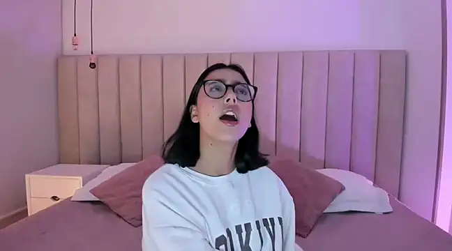 Snapshot of miss_martiina chatting on March 2025 11:37:02 PM miss martiina online show from March 2025 11:37:02 PM