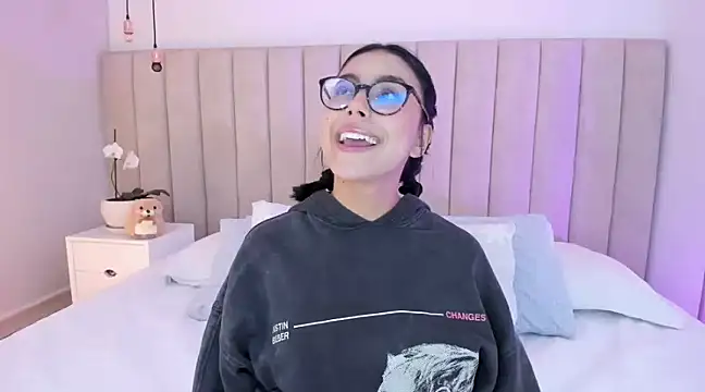 Snapshot of miss_martiina chatting on March 2025 11:05:01 PM miss martiina online show from March 2025 11:05:01 PM