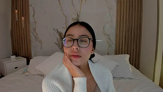 Snapshot of miss_martiina chatting on September 2025 03:06:02 AM miss martiina online show from September 2025 03:06:02 AM