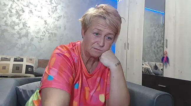 Snapshot of RosesandLillies chatting on January 2025 06:33:02 PM RosesandLillies online show from January 2025 06:33:02 PM