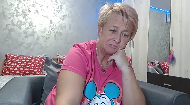 Snapshot of RosesandLillies chatting on January 2025 06:53:02 PM RosesandLillies online show from January 2025 06:53:02 PM