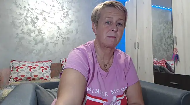 Snapshot of RosesandLillies chatting on January 2025 06:35:02 PM RosesandLillies online show from January 2025 06:35:02 PM