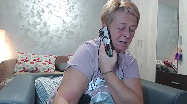 Snapshot of RosesandLillies chatting on January 2025 06:07:01 PM RosesandLillies online show from January 2025 06:07:01 PM