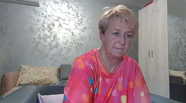 Snapshot of RosesandLillies chatting on February 2025 05:48:01 PM RosesandLillies online show from February 2025 05:48:01 PM