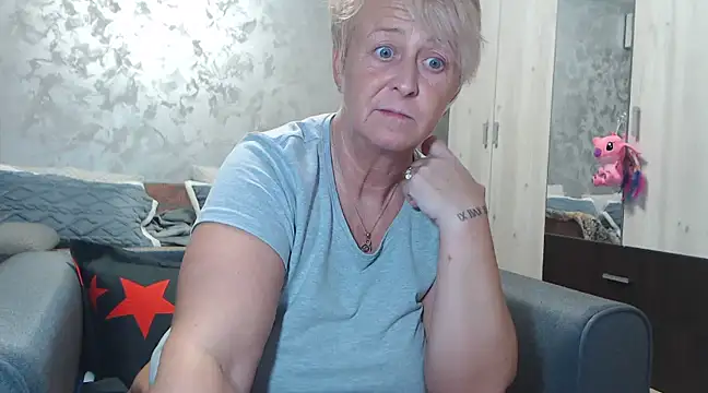 Snapshot of RosesandLillies chatting on February 2025 08:31:02 PM RosesandLillies online show from February 2025 08:31:02 PM