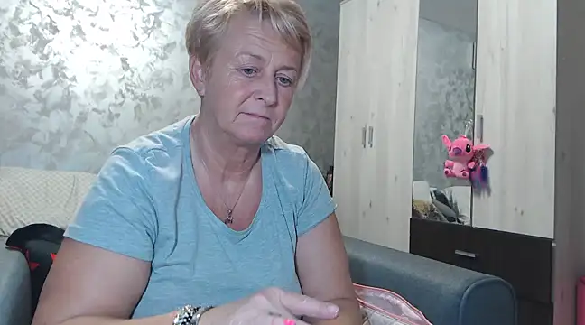 Snapshot of RosesandLillies chatting on February 2025 05:16:01 PM RosesandLillies online show from February 2025 05:16:01 PM