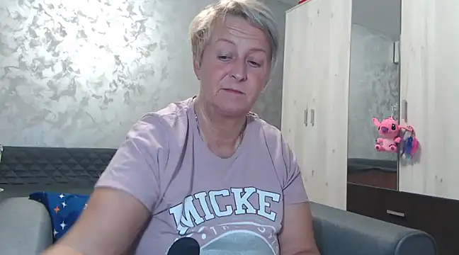 Snapshot of RosesandLillies chatting on February 2025 05:46:02 PM RosesandLillies online show from February 2025 05:46:02 PM